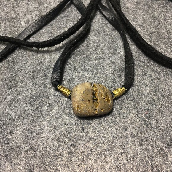 Boho Chic Black Leather and Stone Long Choker - Picture 5 of 6